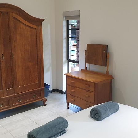 שלושלואי Honeybird Self Catering Accommodation מראה חיצוני תמונה
