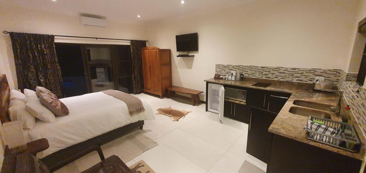 שלושלואי Honeybird Self Catering Accommodation מראה חיצוני תמונה